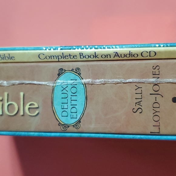 New-Sealed - The Jesus Storybook Bible Deluxe Edition with Audio CDs - Picture 5 of 6